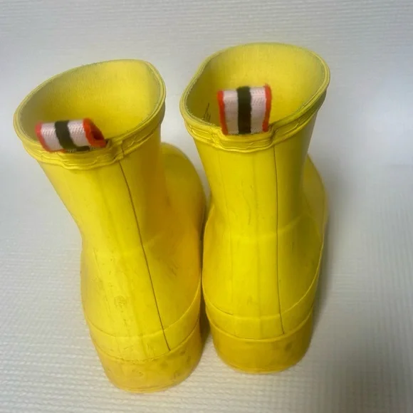 Hunter Women's PLAY™ Short Rain Boots in yellow - Picture 6 of 7